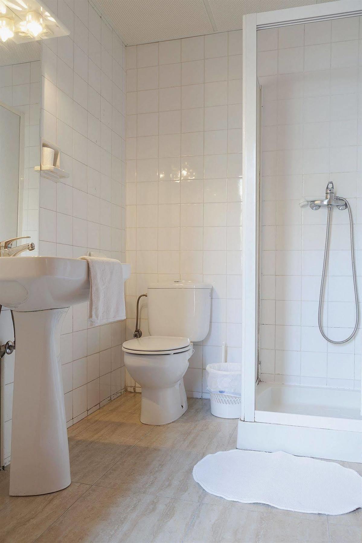 Hostal Londres Γρανάδα Εξωτερικό φωτογραφία