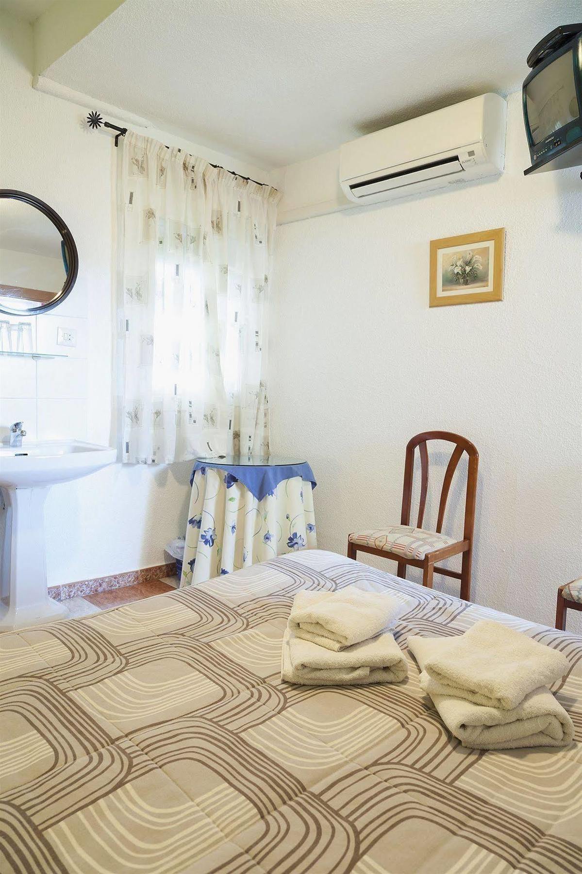Hostal Londres Γρανάδα Εξωτερικό φωτογραφία